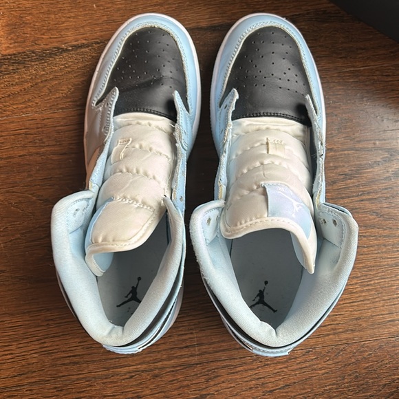 Air Jordan 1 Mid - Picture 6 of 9